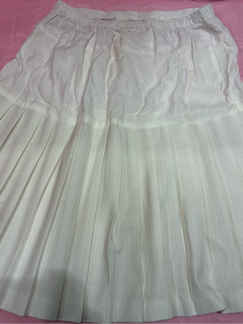 Vintage Woman’s Under Skirt Pleated Knee Length White Pinup Retro Elastic Sz S